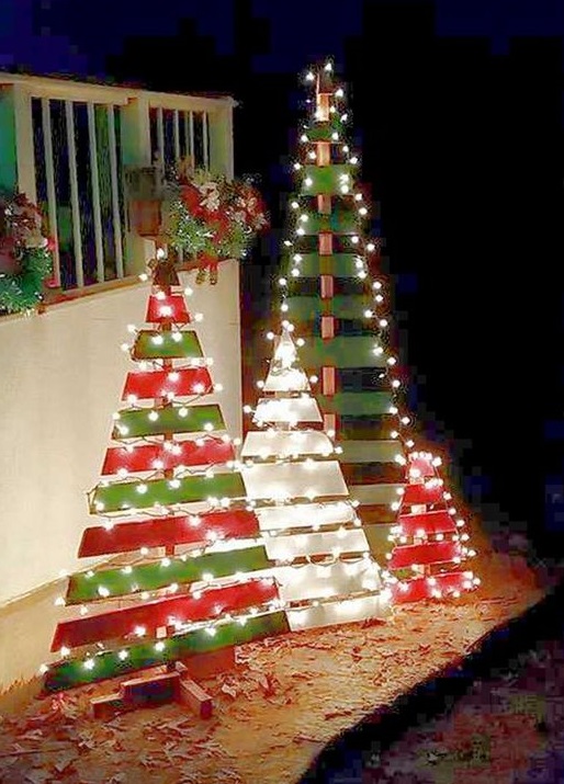 wood-pallet-christmas-tree-decorations